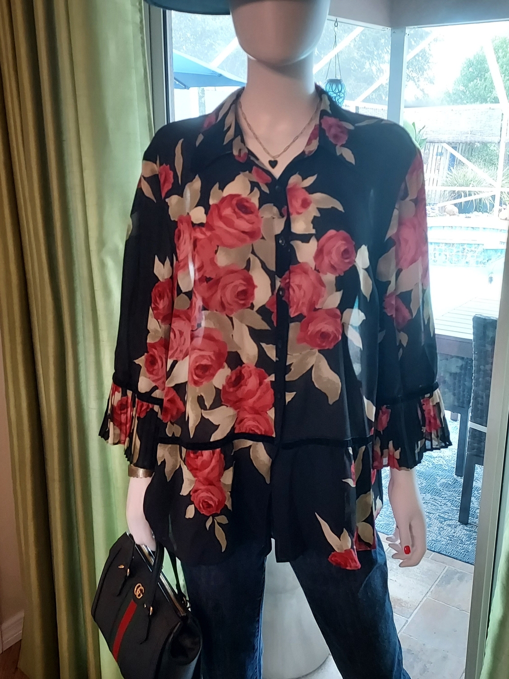 Emma James Woman Black Chiffon Top w Red Rose Print/Pleated Flutter Cuffs.  18W